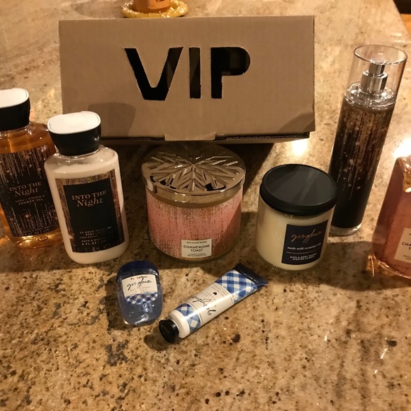 Bath & Body Works Other - 🎄 Sale 🎄Bath and Body works VIP Into the Night gift set